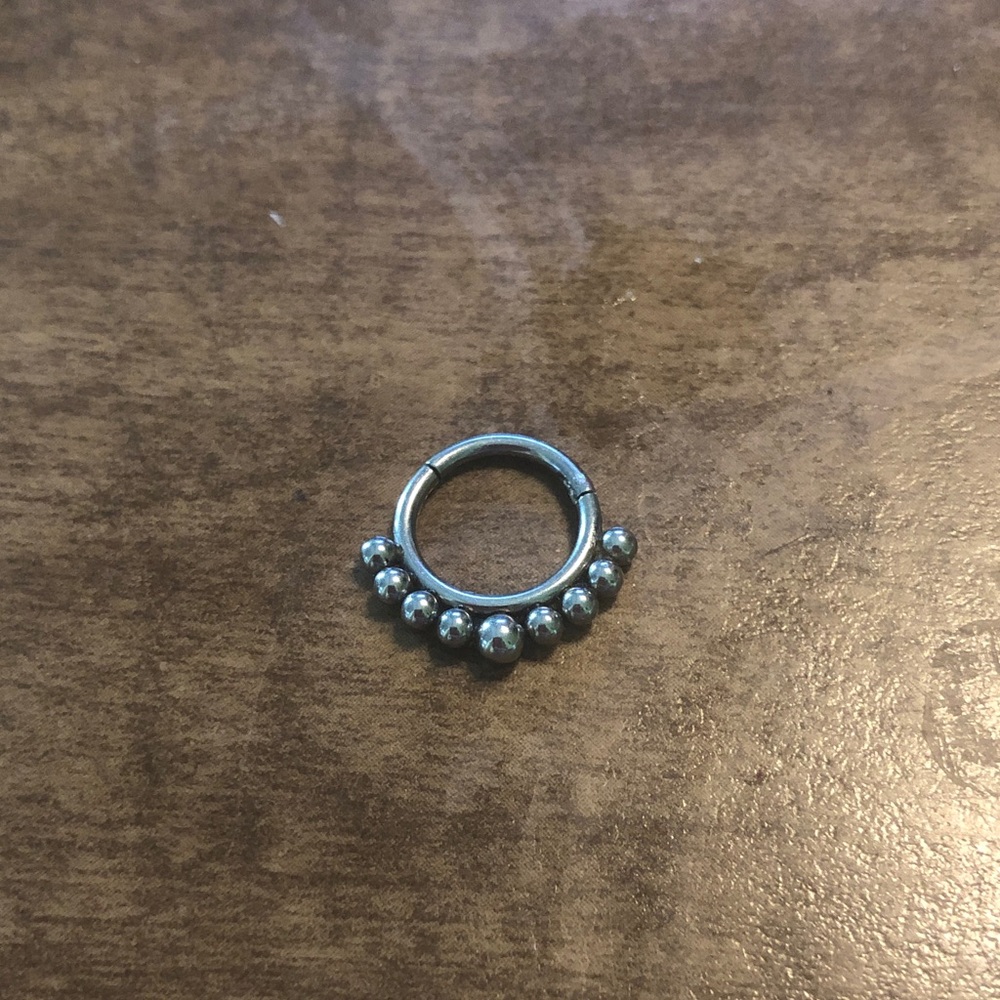 Septum Clicker 16g 8mm width Surgical Steel Hypoallergenic